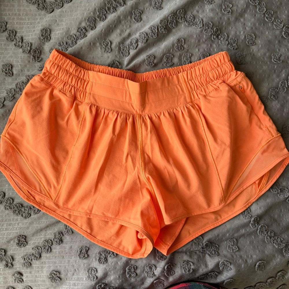 Lululemon Hotty Hot Low-Rise Lined 2.5”